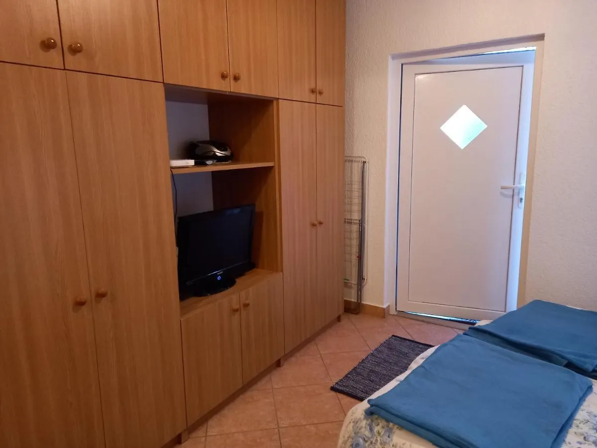 Studio Ana Selce 0*,  Horvátország